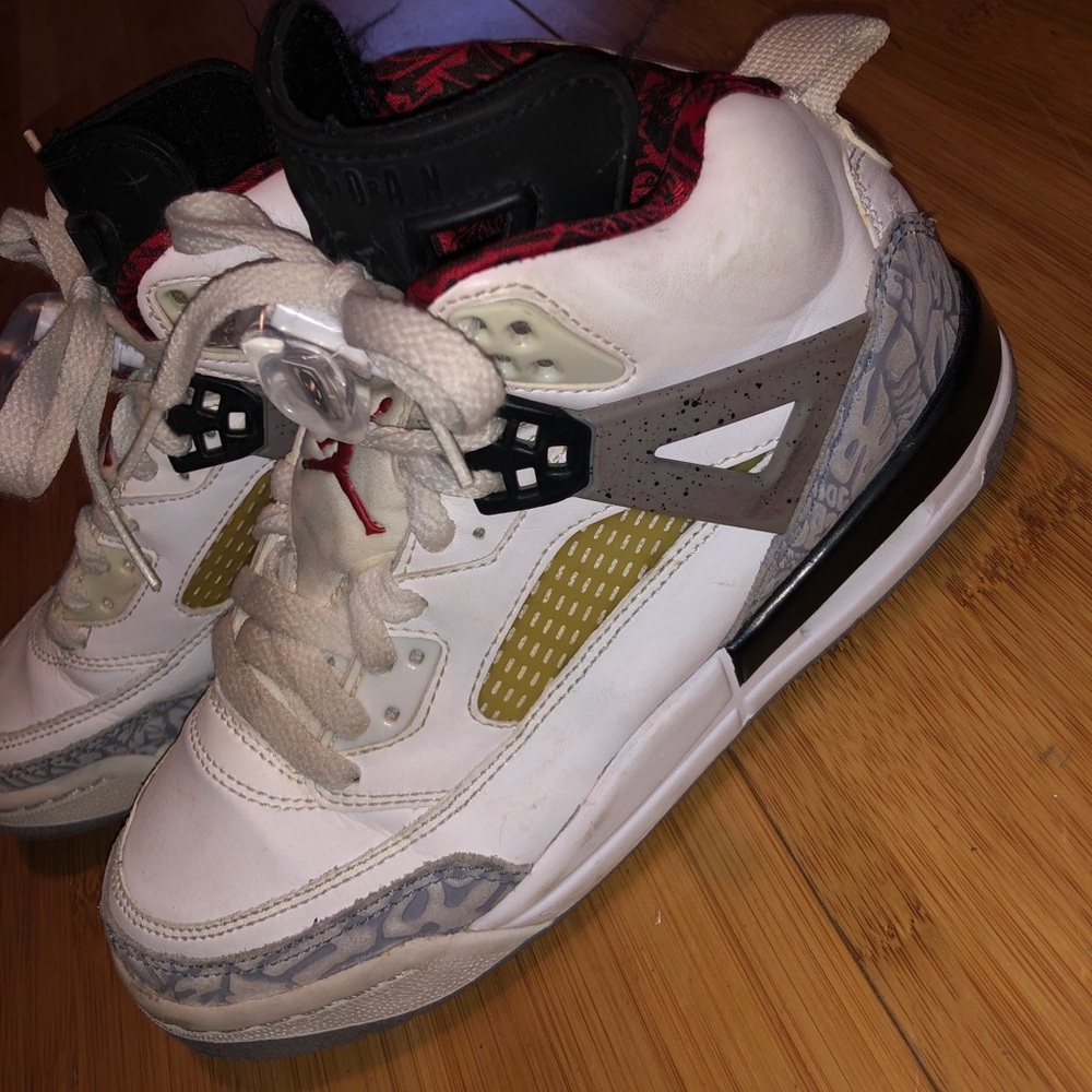 AIR JORDANS 4.5Y